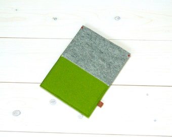 sale - KINDLE PAPERWHITE cover - wool felt in grey gray and green - Ereader sleeve, kobo Aura GLO , Etsylokaal Handmade in Holland
