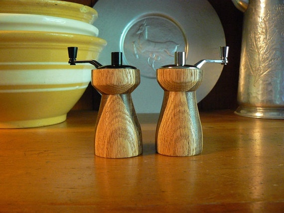 download wooden salt and pepper grinders