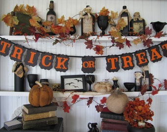 TRICK or TREAT Halloween Banner, Halloween Sign, Halloween Decoration, Fall Decor, Autumn Decor, Halloween Party