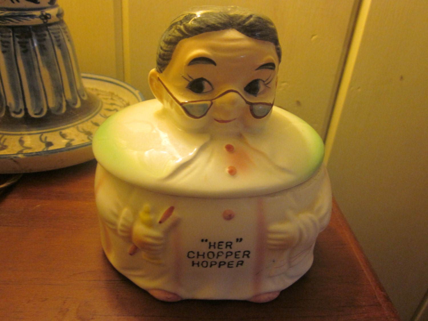 vtg her chopper hopper false teeth holder very cute