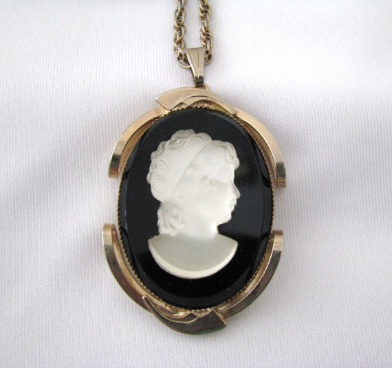 Vintage Cameo Necklace Black and White Glass Cameo Pendant