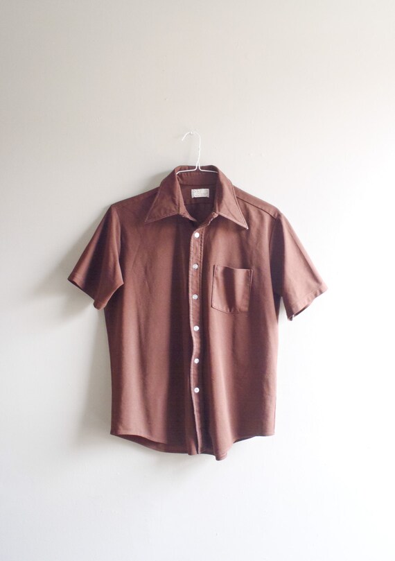 Vintage mens button up shirt / short sleeve collared / retro