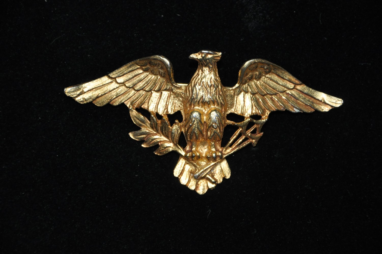 Vintage 1940's Spread Eagle Pin / Brooch Three Arrows