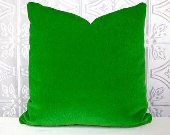 Popular items for kelly green pillows on Etsy