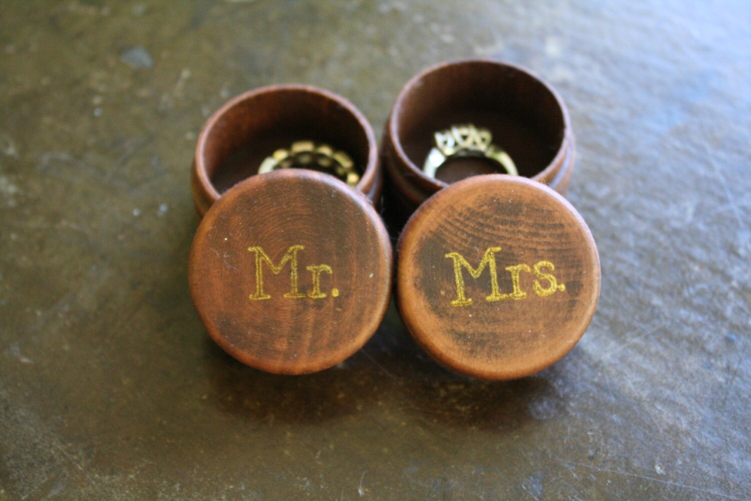 Ring bearer box set. Tiny round wedding ring boxes ring