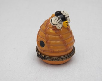 Porcelain Beehive Bumble Bee Hive T rinket Box Miniature Keepsake ring 