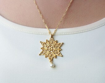 Gold necklace, gold filled necklace, 14k, flower necklace, pearl necklace, christmas necklace, everyday necklace, gold jewelry