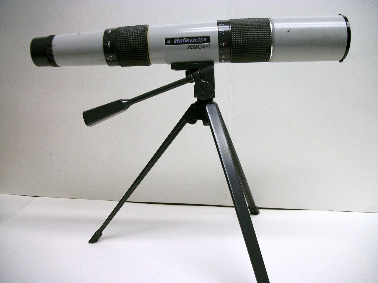 Vintage Halleyscope Zoom 2400 Japan Spotting Scope