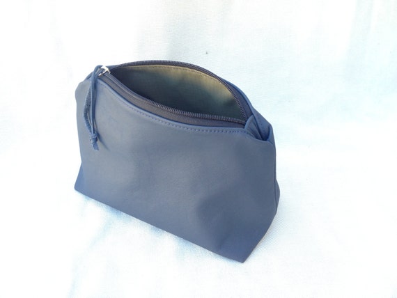 Makeup bag, toiletry bag, navy blue leather with a waterproof canvas ...