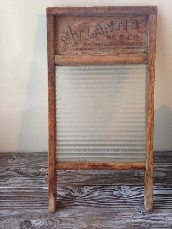 Antique Atlantic Glass Washboard. National Washboard Co No