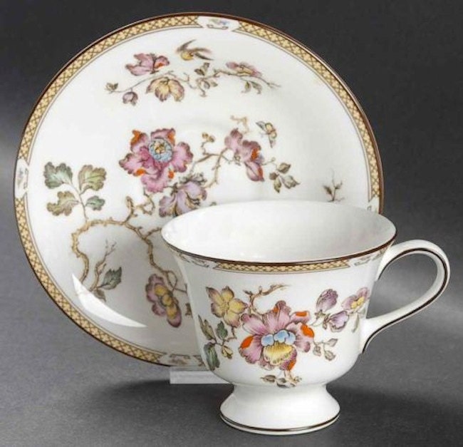 Wedgwood Swallow Footed Tea Cup Saucer Bone by kellyrosevintage