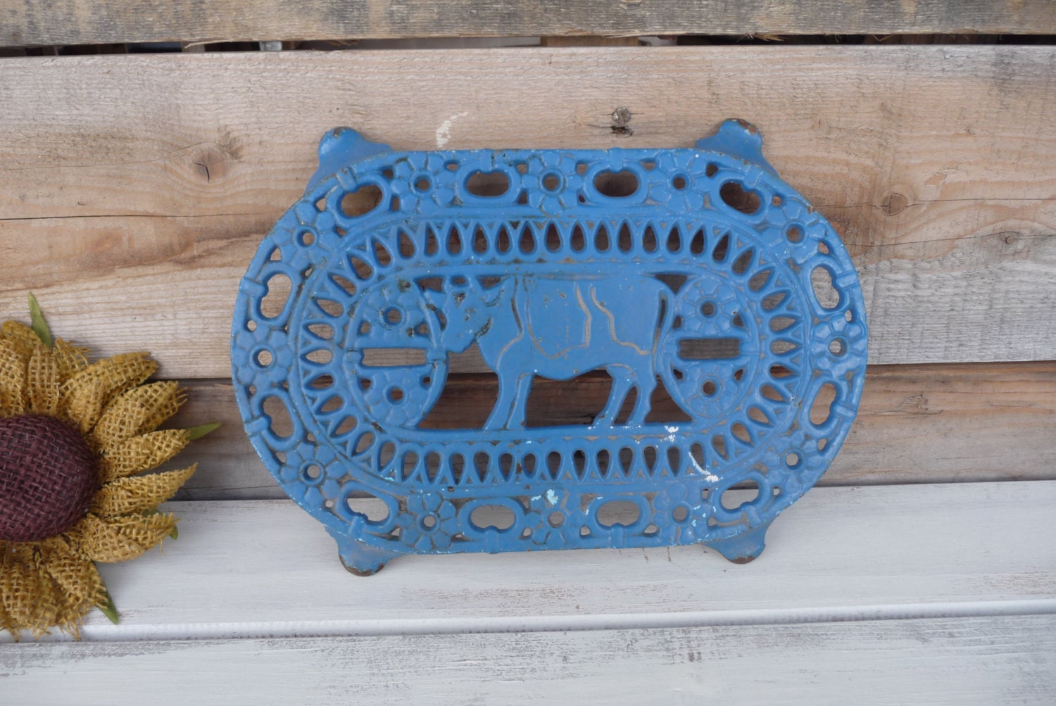 VINTAGE Oval Metal COW Trivet Cast Iron Blue Hot Plate Pot