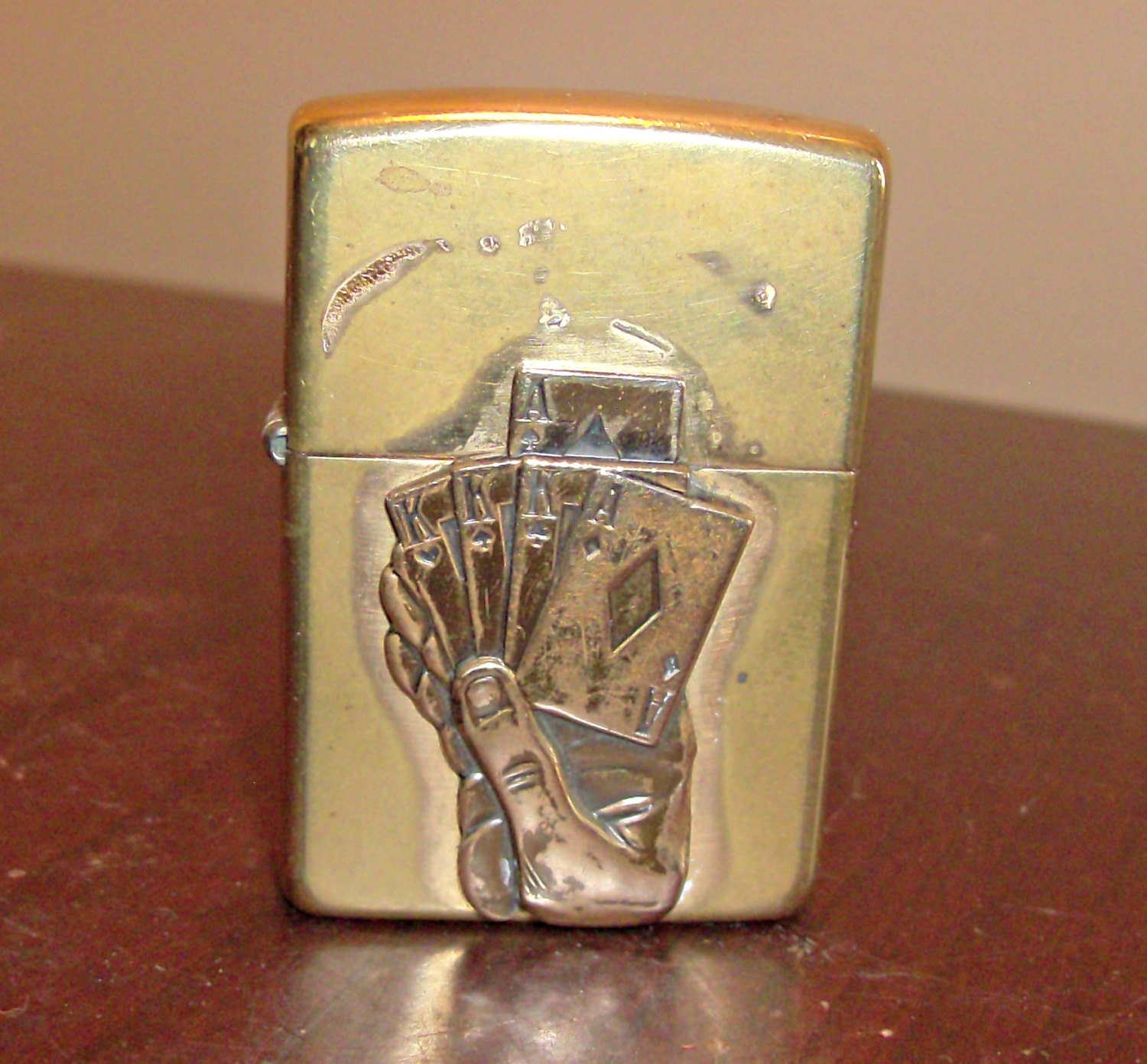 Vintage Gamblers Card Hand Zippo Lighter