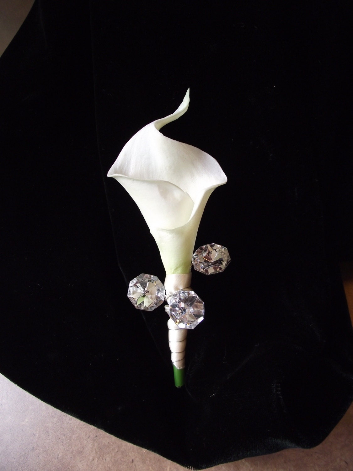 Wedding boutonniere ivory calla lily boutonniere off white