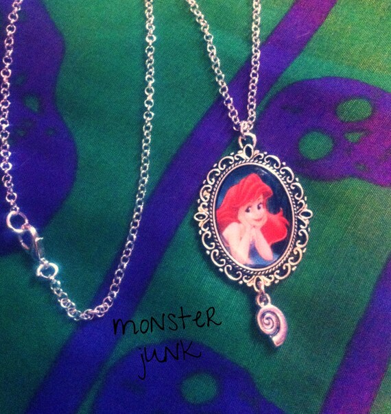 Items similar to LITTLE MERMAID NECKLACE ariel/shell on Etsy