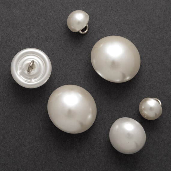 16mm 14mm 8mm Round Pearl Button with Shank GN-4583