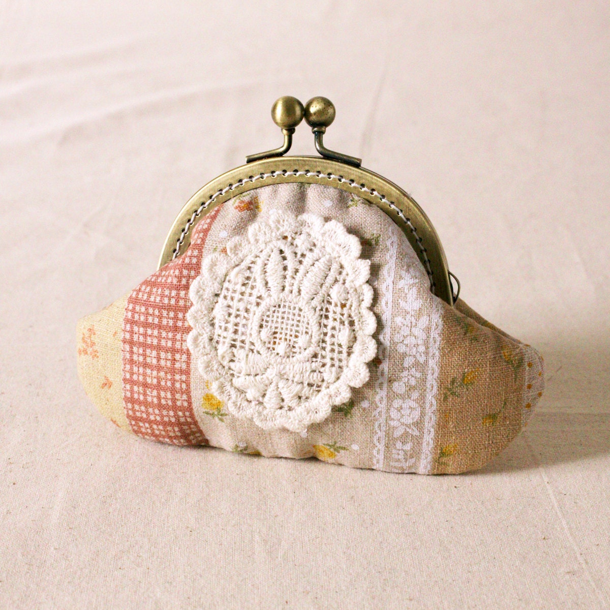 Handmade floral pattern with lace coin purse coin purse