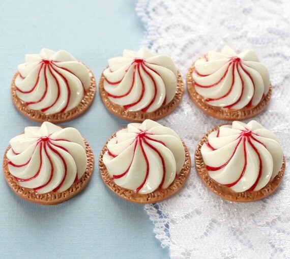 6 Pcs Peppermint Whipped Cream Cookie Cabochons by SugarSunrise