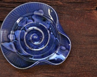 Stoneware pottery spoon rest snowflake blue deep tone