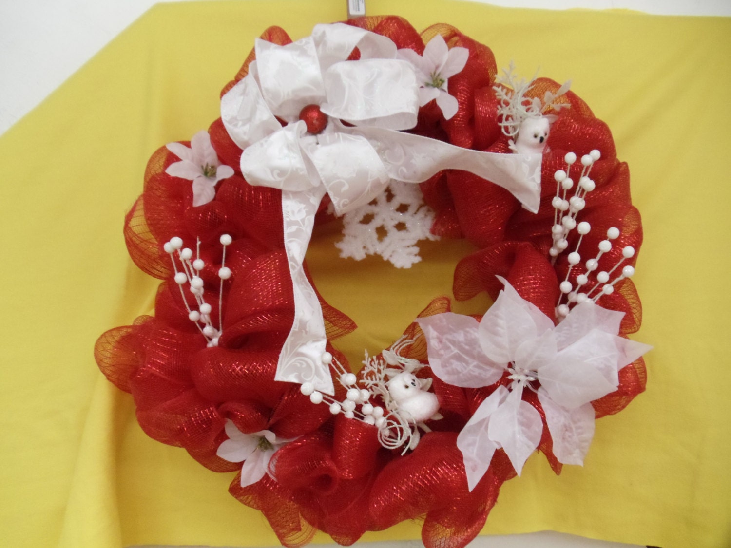 Red and White Mesh Christmas Wreath