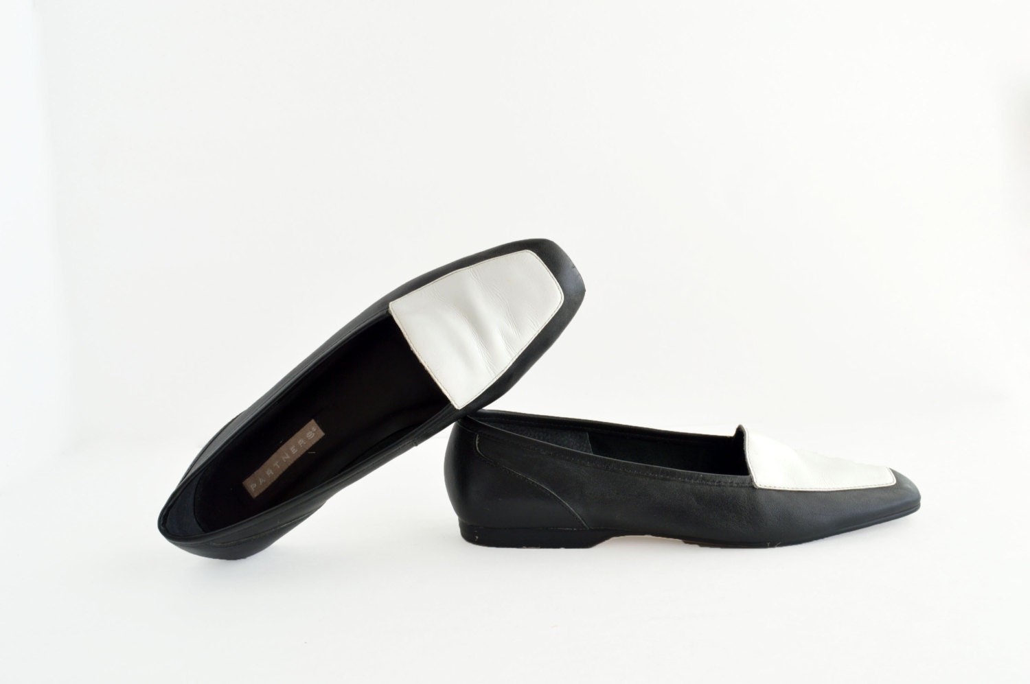 90's Vintage Loafers Black and White Size 8 by YellowWoodVintage