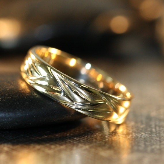 40 Unique & Unusual Wedding Rings for Him & Her | Pouted ...