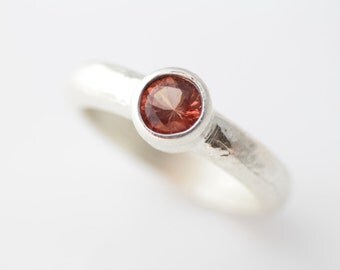 Oregon Sunstone Ring Set in Hammered Sterling Silver, Stacking Ring with Great Peachy Red Stone