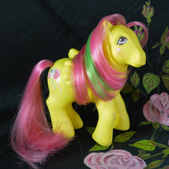 Vintage My Little Pony Yellow Pegasus Pony 'Floater'