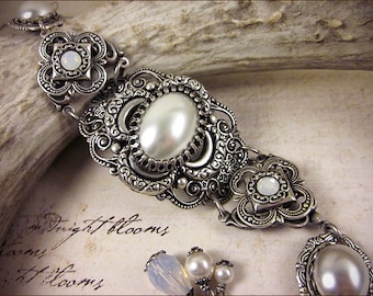 Medieval Bracelet, White Pearl Jewel, Renaissance Jewelry, Bridal Jewelry, Tudor Jewelry, Ren Faire, SCA, Wedding, Choose Your Color, Finish
