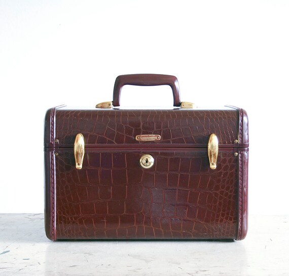 Vintage Style Train Case 3