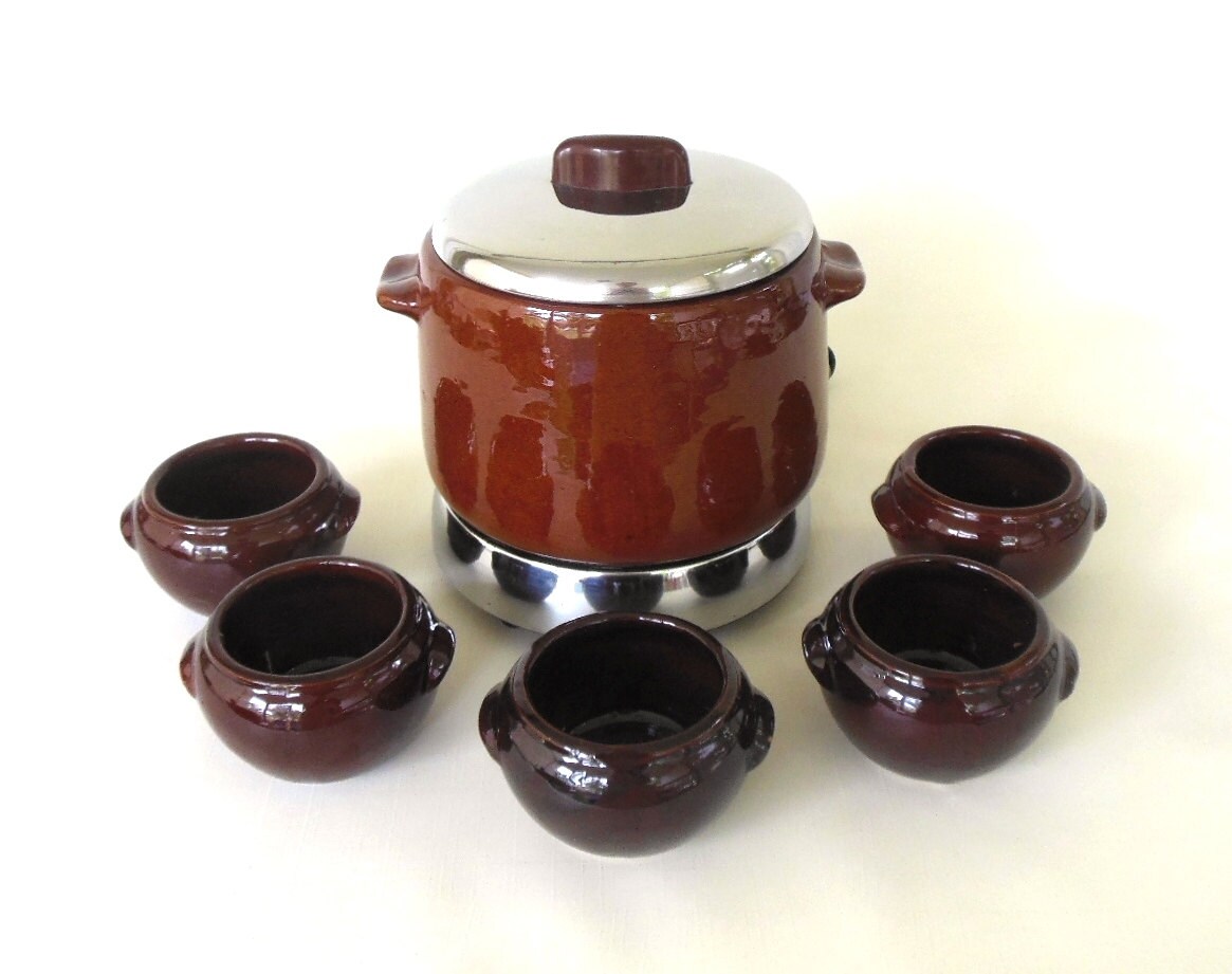 West Bend Bean Pot Slow Cooker / Fondue Pot Vintage Small