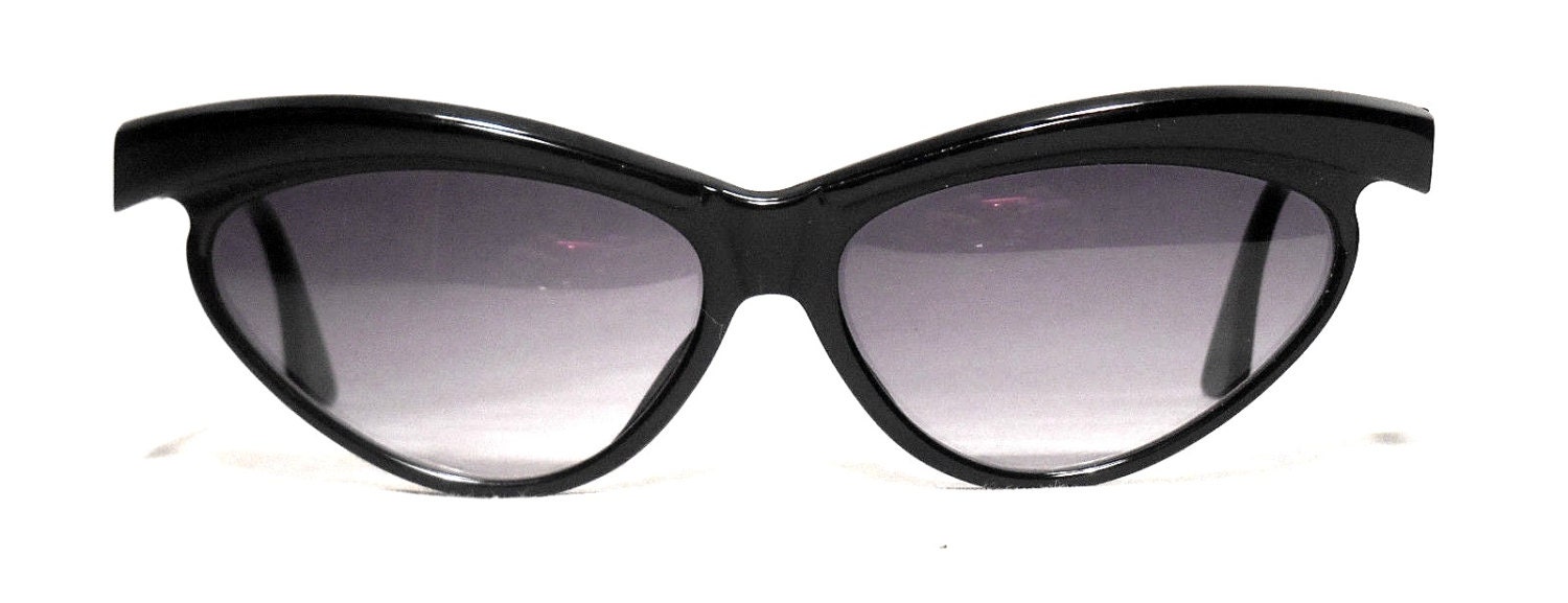 FABULOUS TRACTION Sunglasses BLACK Gobi Vintage CaT’S EyE 1980 Nos
