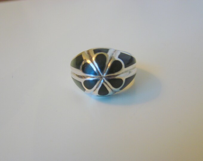 Sterling Dome Modernist Ring / 4.7 Grams / Inlay / Forest Green / Vintage Jewelry / Jewellery