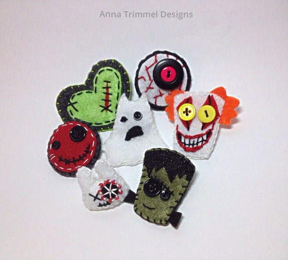 Items similar to Set of 7 Halloween brooches pins handmade in felt