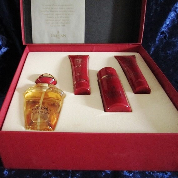 Guerlain Paris Samsara perfume gifts set