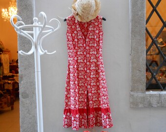 Abito vintage in cotone rosso, ricami floreali bianchi, anno 1960