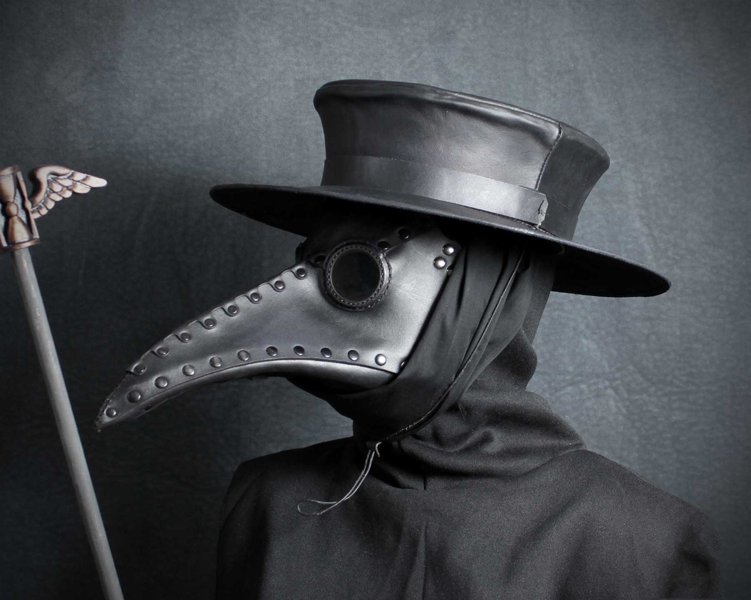 the plague doctor mask