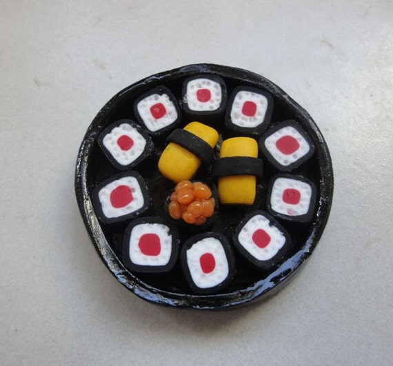 round sushi tray