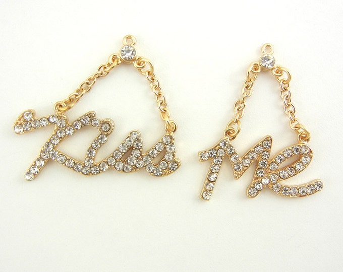 Pair of Rhinestone Kiss Me with Chains Charms Gold-tone