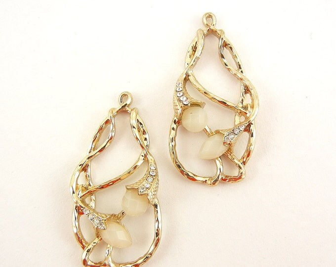 Pair of Gold-tone Teardrop Floral Themed Charms