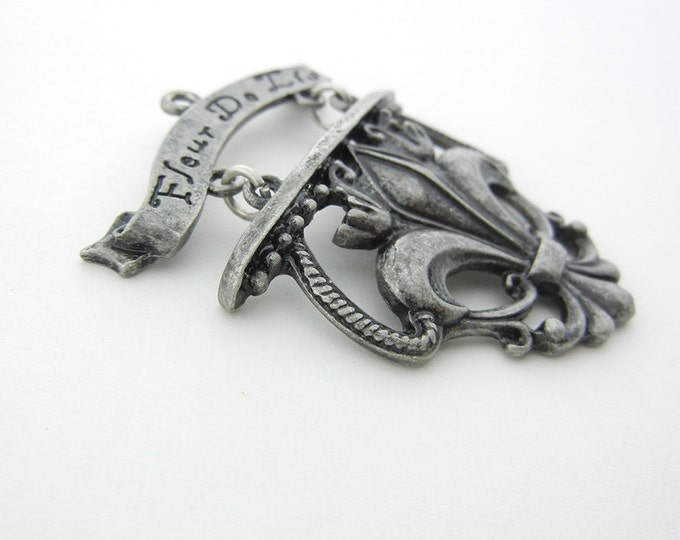 Antique Silver-tone Fleur de Lis Pendant