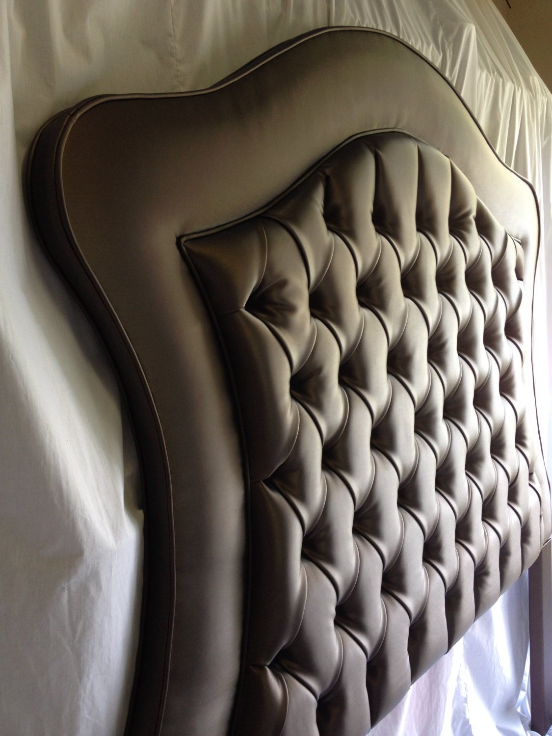 Custom Upholstered Headboard Tufted Headboard with Rhinestones