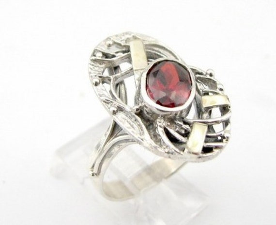 ... Crafted 9K Yellow Gold Sterling Silver Garnet Ring size 7 (vs r1940