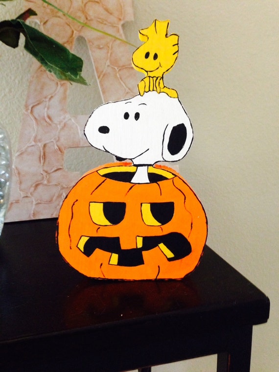 Snoopy Halloween decoration pumpkin fall seasonal table
