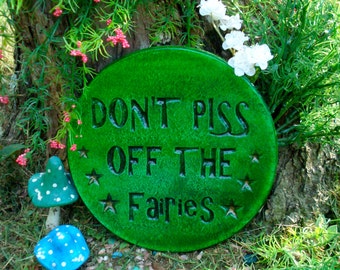 Hand crafted Fairy doors and garden ideas. by FairybehindtheDoor