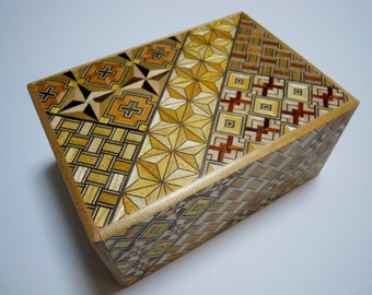 Japanese Puzzle box (Himitsu bako)- 4.5inch(115mm) Standard 10steps Yosegi