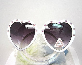 sunglasses with heart rhinestone