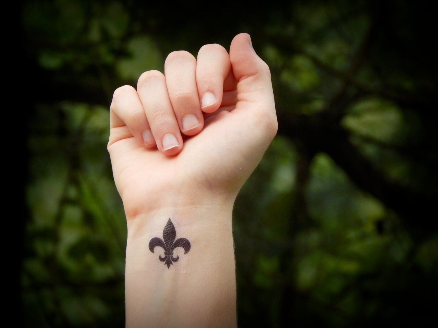 fleur de Lys tatouage temporaire