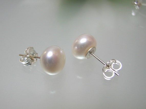 7mm White Cultured Pearl Earrings with 925 sterling silver
