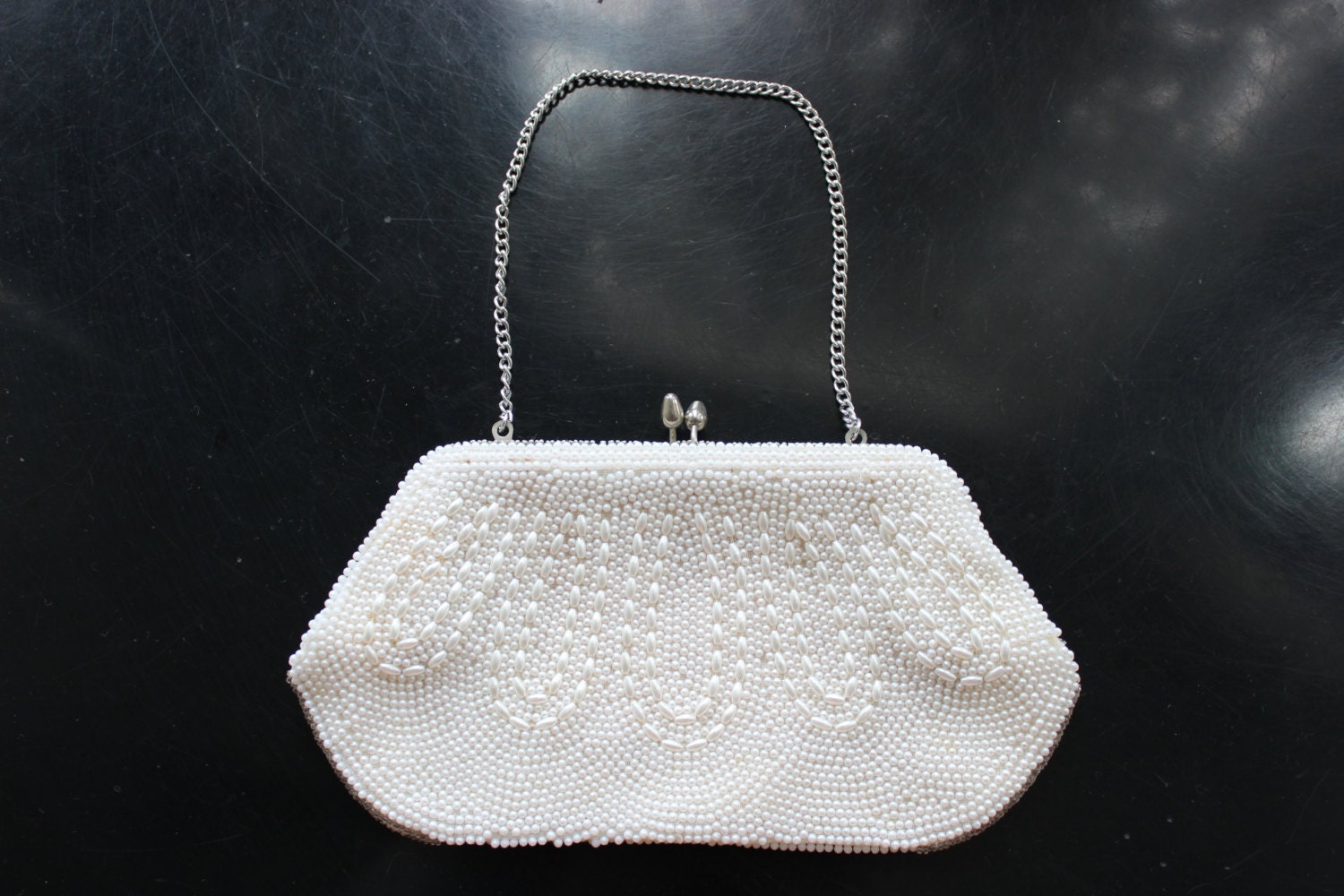 60s White Pearl Purse Beaded Loop Pattern Thermaset Plastic with Short ...